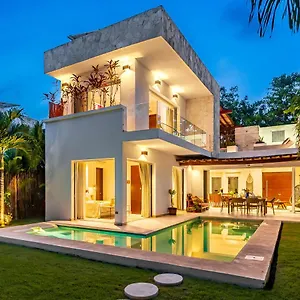 villa-itzayana-luxury-priv-pool-jacuzzi-concierge.quintano-roohotels.com/